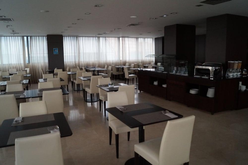 Lcb Hotel Фуэнлабрада Экстерьер фото