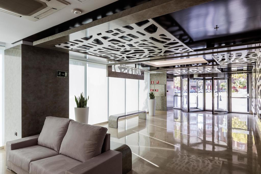Lcb Hotel Фуэнлабрада Экстерьер фото