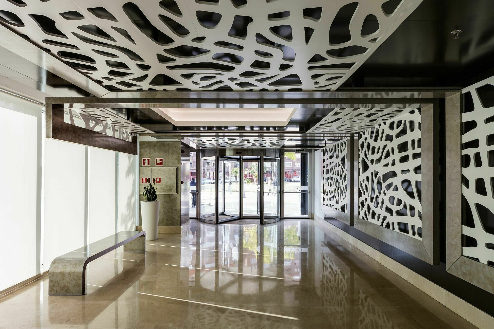 Lcb Hotel Фуэнлабрада Экстерьер фото