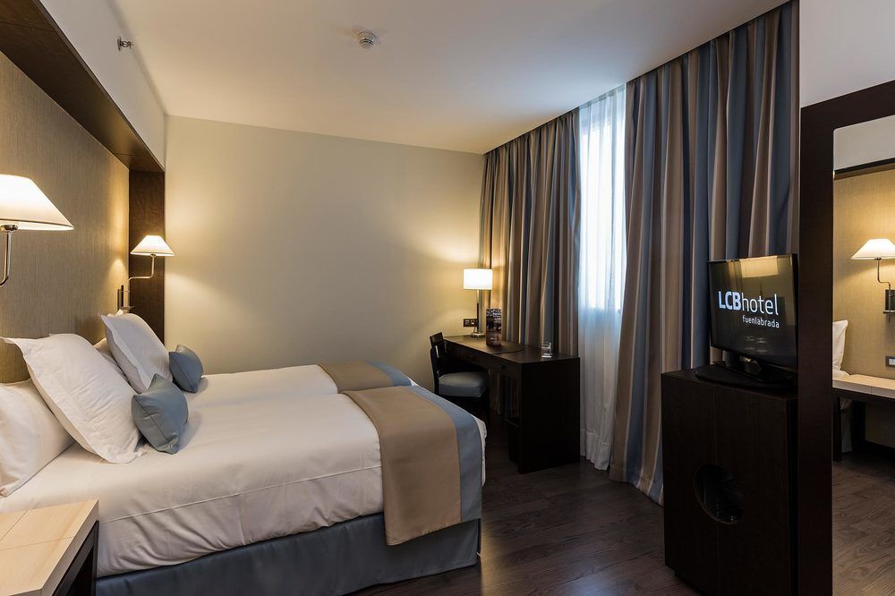Lcb Hotel Фуэнлабрада Экстерьер фото